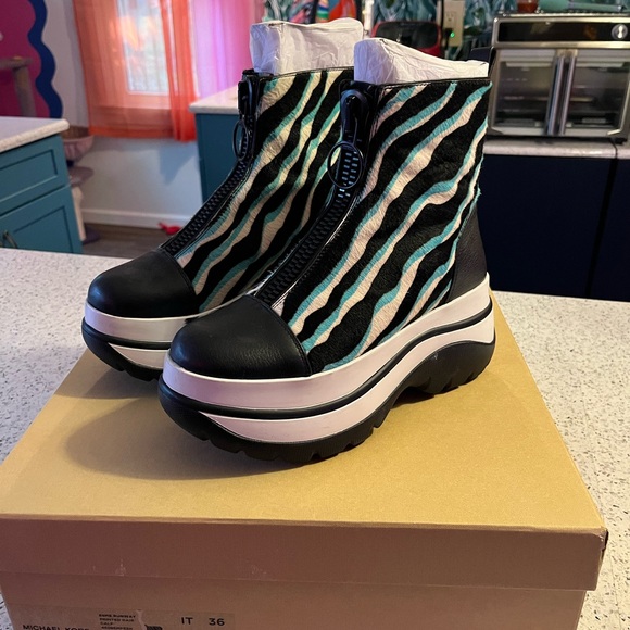 Michael Kors Collection platform Esme boots - Picture 1 of 7
